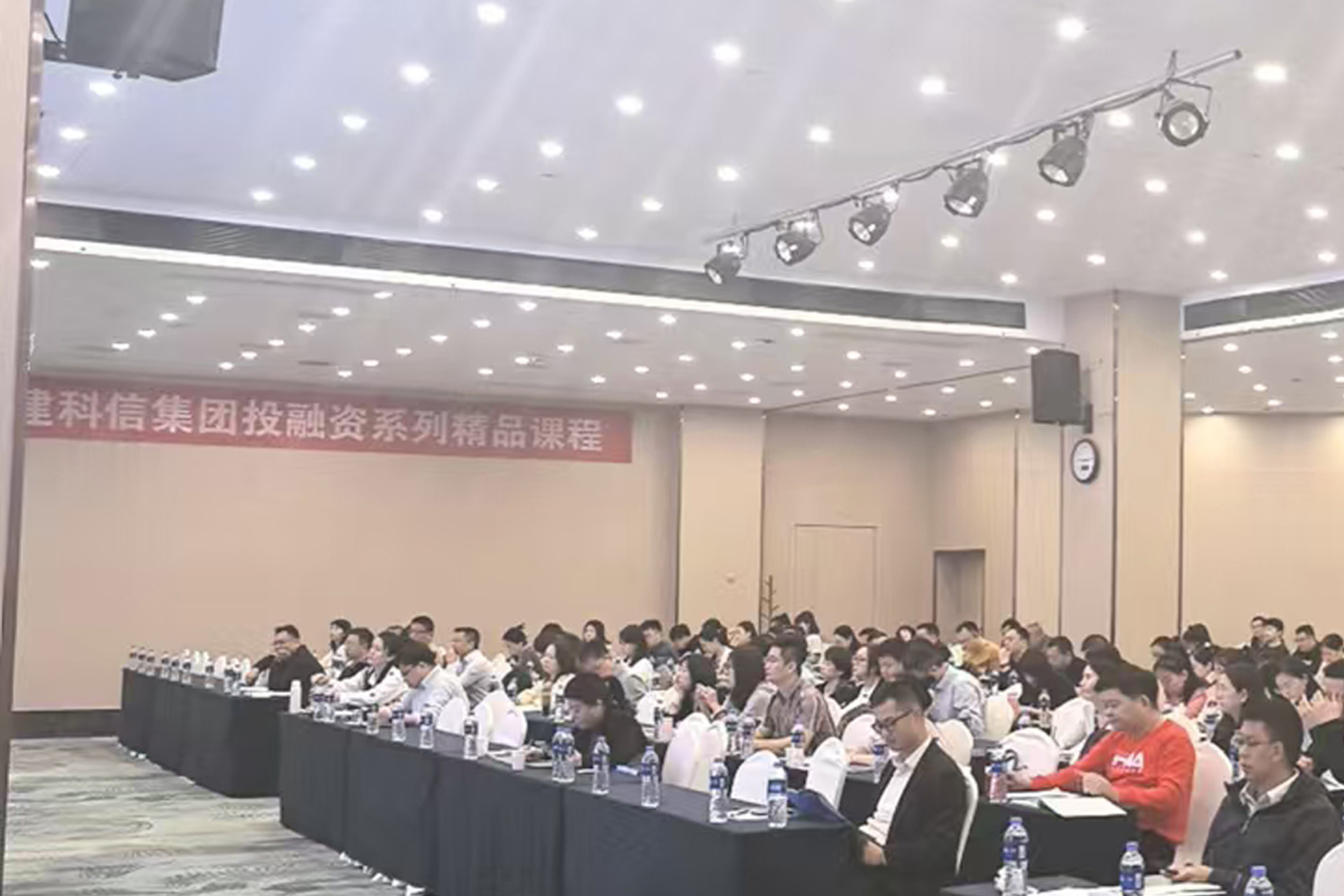 投融资.jpg